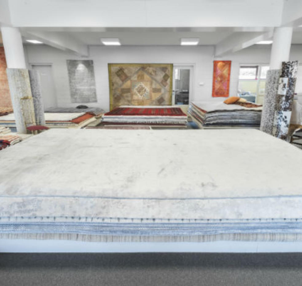 Vijftig Leeds stap in verkoop lot Perzische tapijten